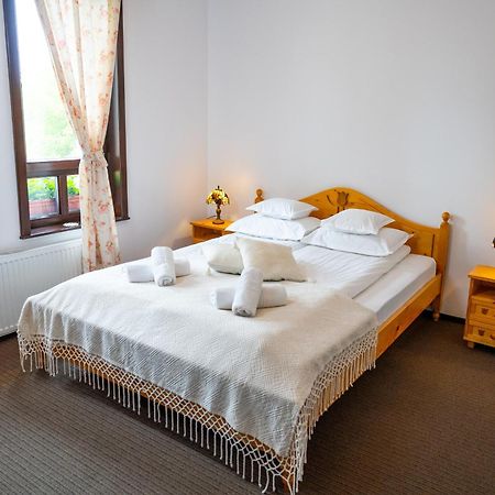 Hotel White Dove Pension Miercurea Ciuc Esterno foto